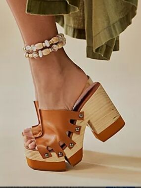 Free People Cassis Clogs Tan Leather Platform Heels Size 38/7.5 New in Box